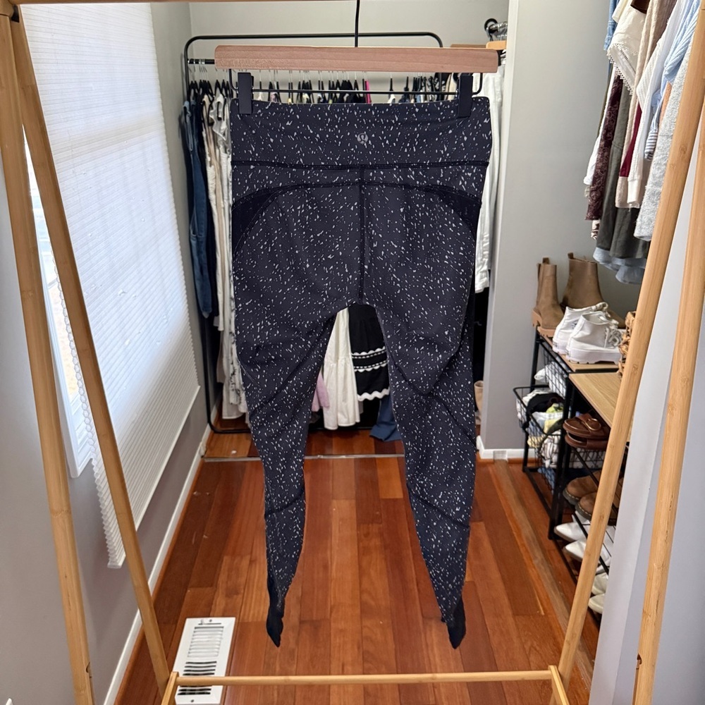 Lululemon Rebel Runner | Size 4 | **FULL LENGTH - Picture 6 of 9